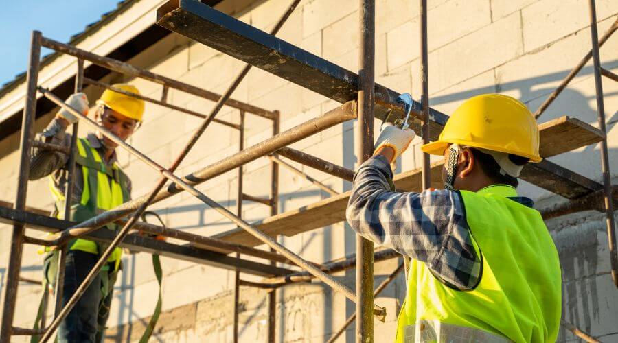 Professional gutter cleaning in Gustine, CA